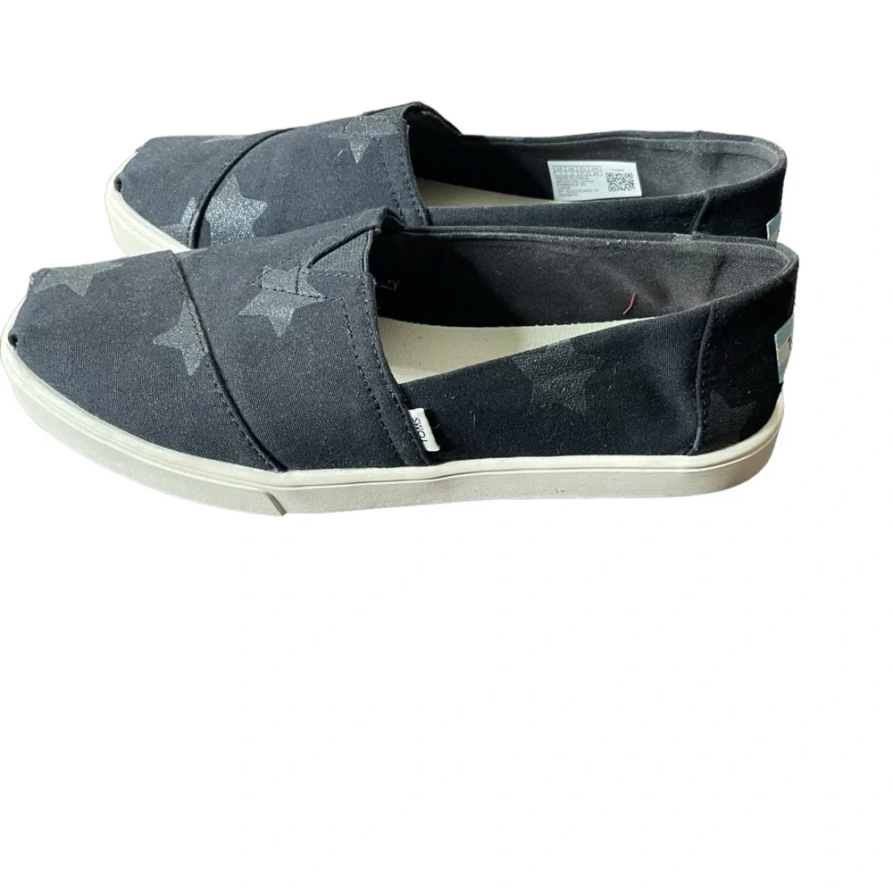 TOMS Shoes Size 7 women
